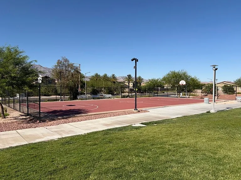 3913 Snow Fawn Ave #2 — Photo 32
