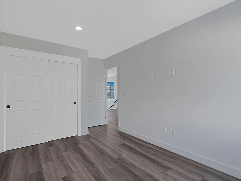 42 Kamilah Deyn Cir — Photo 7