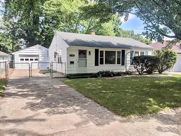 1804 Zauel St photo 1