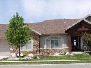 4372 S Summerwood Dr, Bountiful, UT 84010