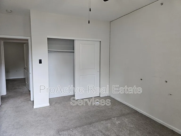 2424 Chancery Ln — Photo 17