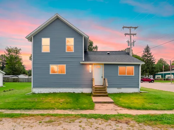 202 Arbor St E, Marcellus, MI 49067