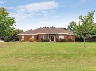 130 Summerfield Dr, Deatsville, AL 36022