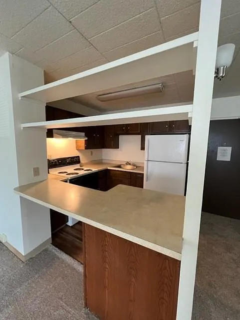 Maple Ridge Apartments — Photo 2