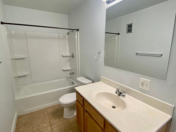 4th image of 326 Jarvis St #302