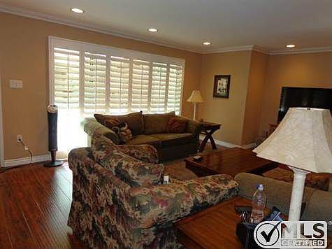 5th image of 12801 Moorpark St Unit 113