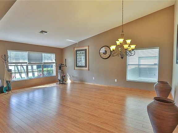 5th image of 5126 New Savannah Cir