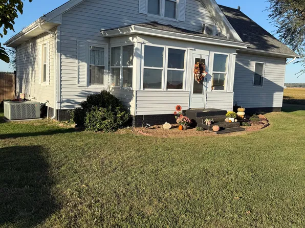 10295 Bethel Church Rd, Beardstown, IL 62618
