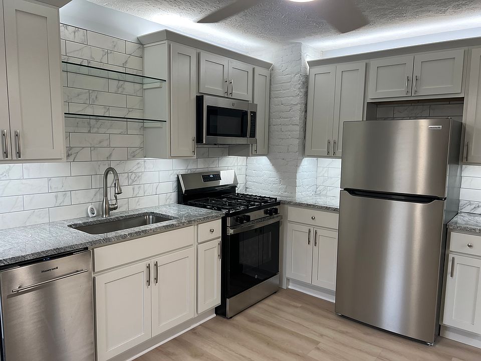 1st image of 1935 E 123rd St APT 2
