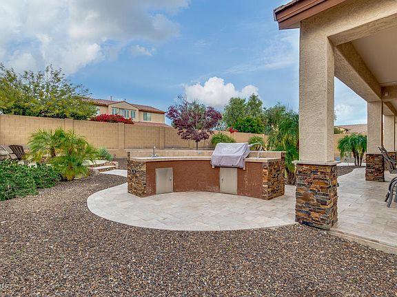 4th image of 1512 W Aloe Vera Dr