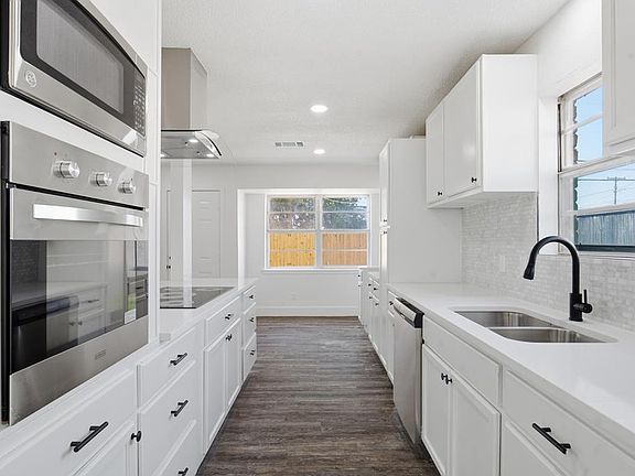 2nd image of 1522 E 50th St