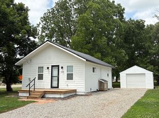 1606 N 2nd Ave W, Newton, IA 50208