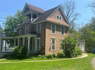 46 Vine St, Naples, NY 14512