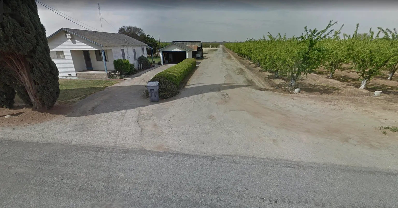 27601 Road 176 photo 1