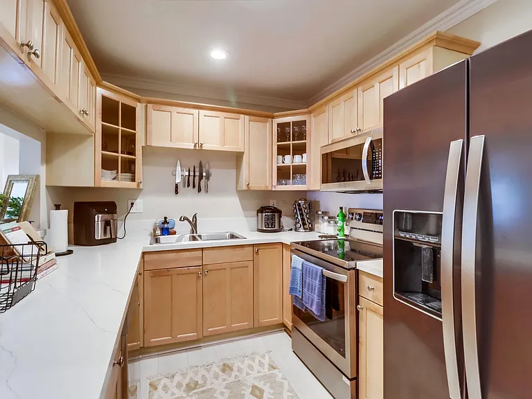 Prep meals or stock up w/ nearby shops & convenience stores, just 3-mins away