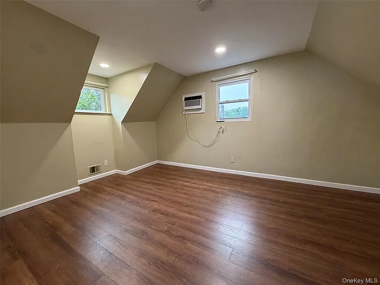196 Sterling St — Photo 12