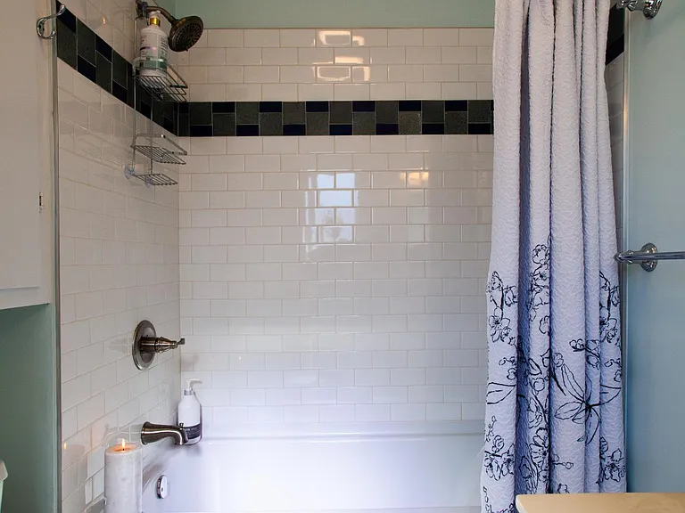 827 Watertrough Rd — Photo 14
