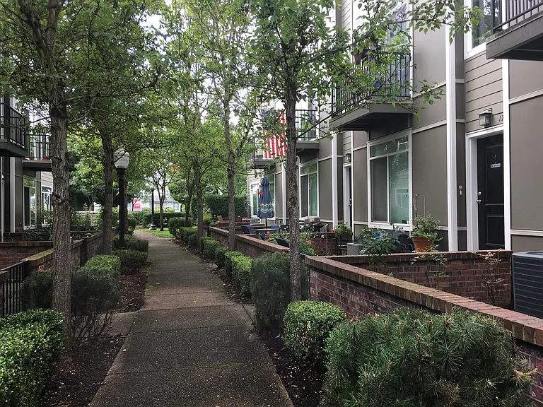 Front walkway to nearby restaurants and shopping