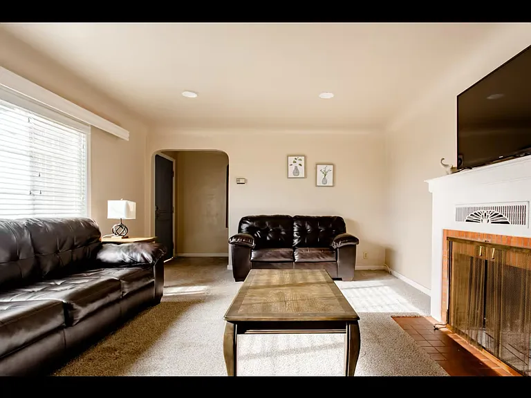 12256 Sante Fe Ave — Photo 2