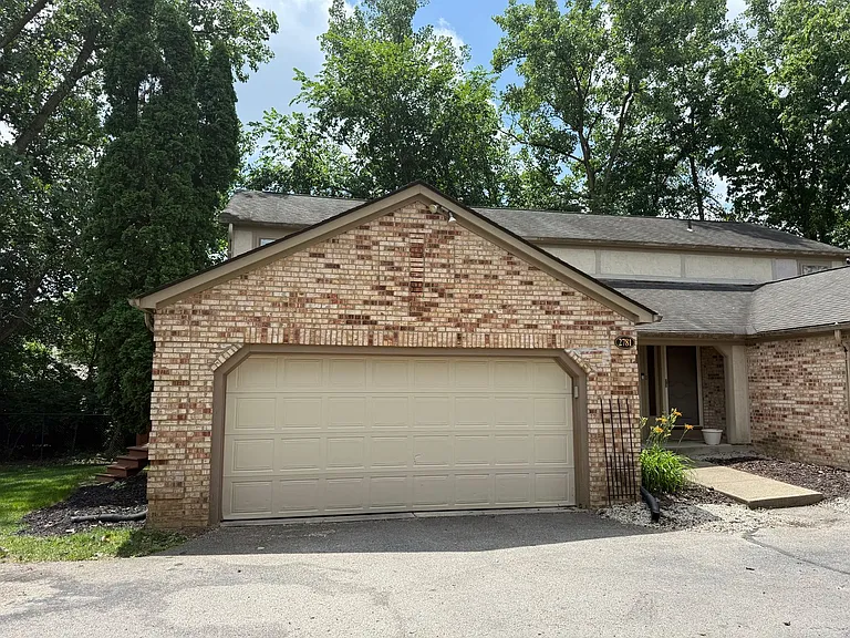 2781 Windridge Dr — Photo 2