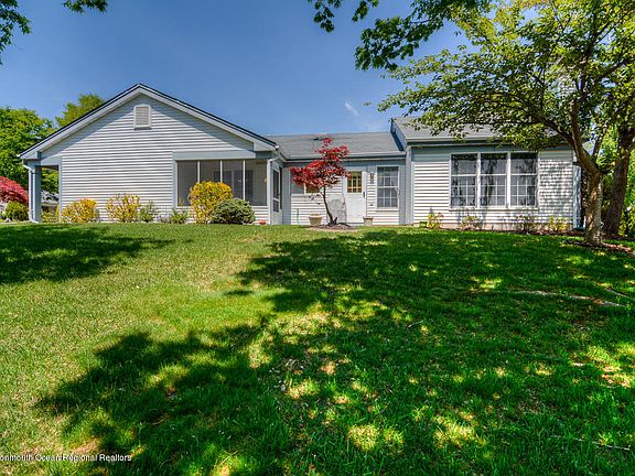 5th image of 1560 Quince Pl
