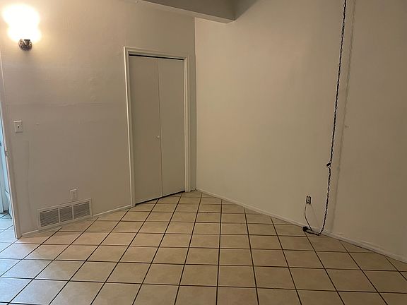 5th image of 3226 E Patricia St