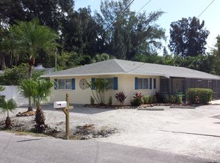 1104 Crescent St, Sarasota, FL 34242