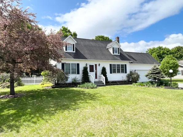 204 Jackson Street, Newport City, VT 05855
