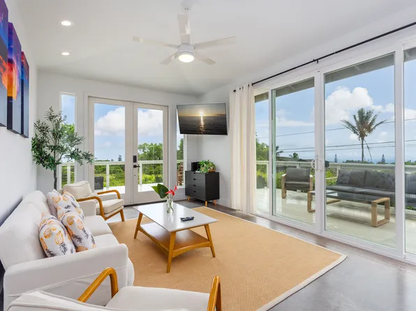 94-1628 Makalii St, Naalehu, HI 96772