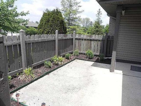 2nd image of 2678 Rolling Oaks Blvd