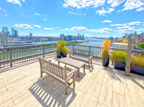 35 Sutton Place image 11 of 14