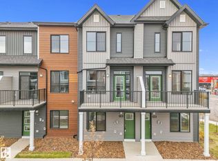 6905 25th Ave SW #2, Edmonton, AB T6X3B7