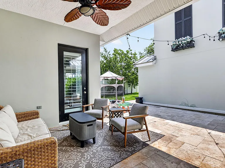 10542 SW Westlawn Blvd — Photo 42