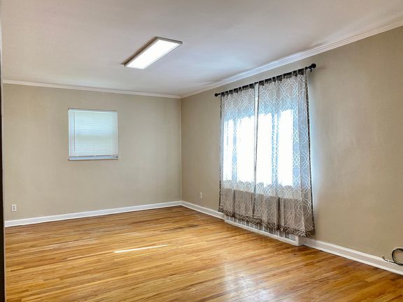 3rd image of 4114 157th St Floor 1
