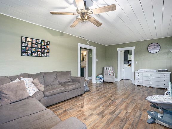 2nd image of 87 Summer St