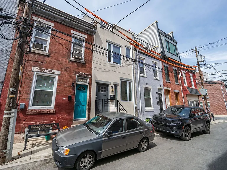 1770 Waterloo St — Photo 27