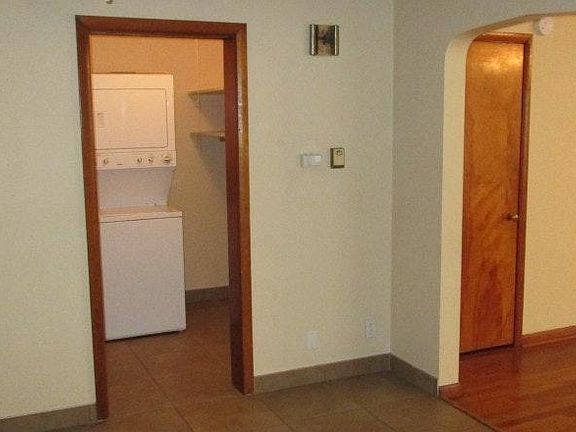 2nd image of 213 W Walnut St APT 3