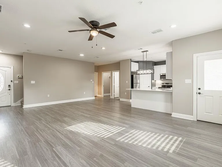1003 Debby Ct — Photo 17
