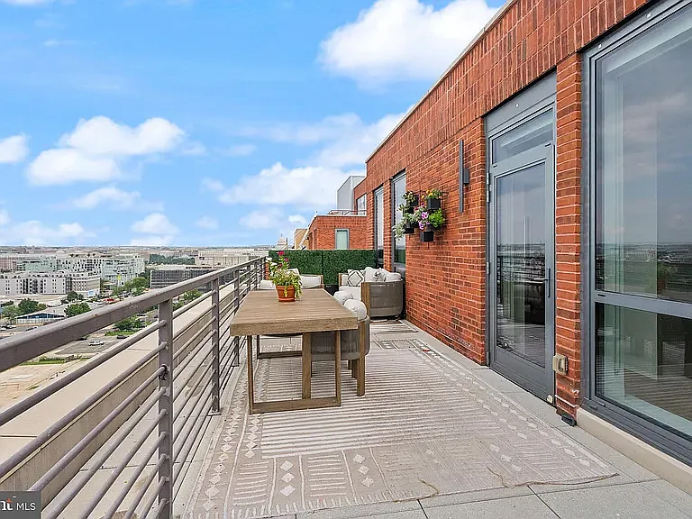 1211 Van St SE #Penthouse 4 — Photo 19