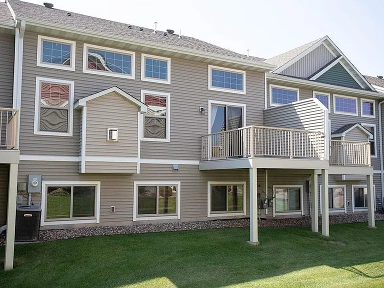 3175 Frontier Dr — Photo 27