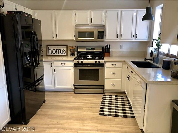 4th image of 3411 Thackwood Dr