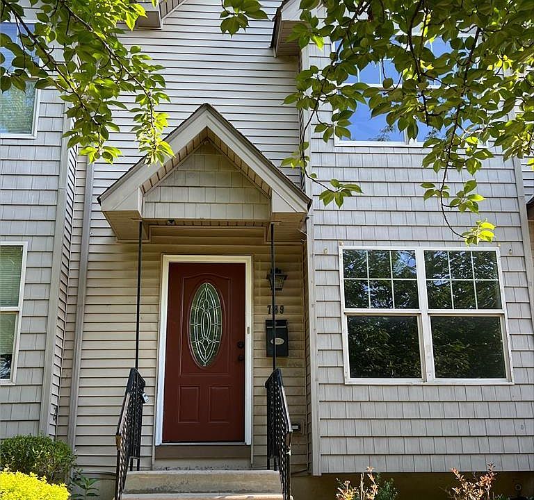 1st image of 789 Mohawk St