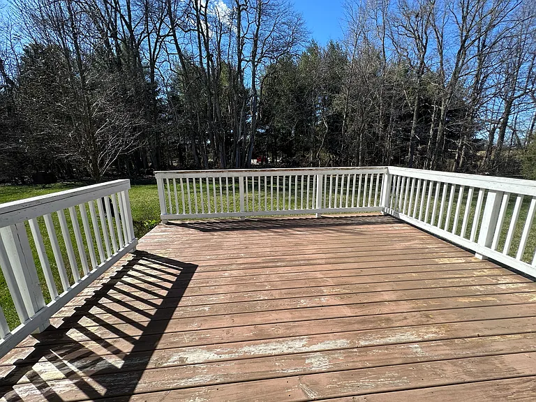 716 Yorkshire Dr — Photo 32