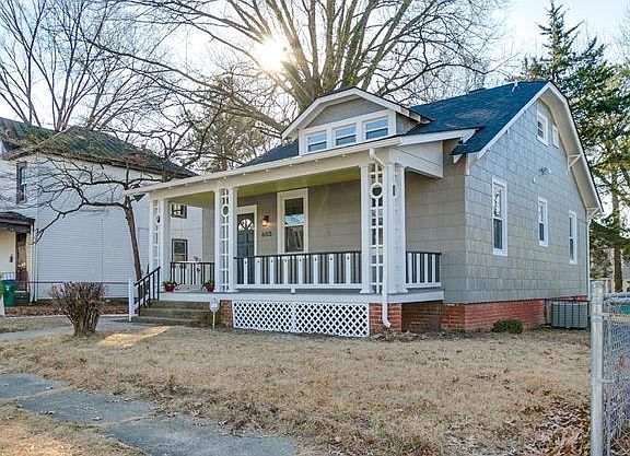 3rd image of 603 Bancroft Ave