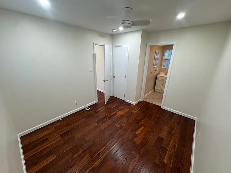 11326 S Truro Ave #1 — Photo 2