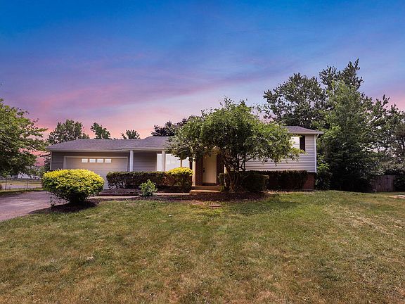 2nd image of 3819 Mayfair Dr