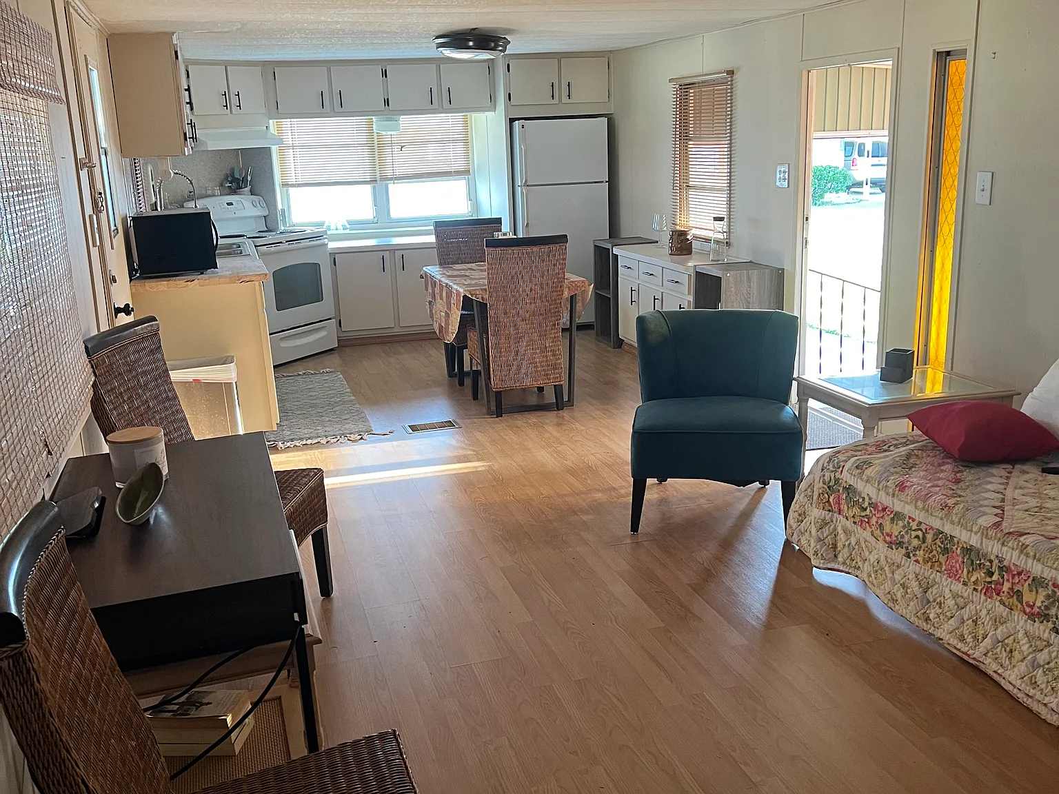 1 bed, 684 sqft, $1,200 — Photo 2