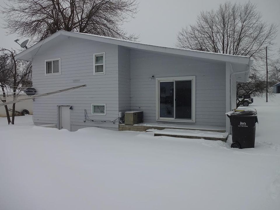 2nd image of 418 W Cass St