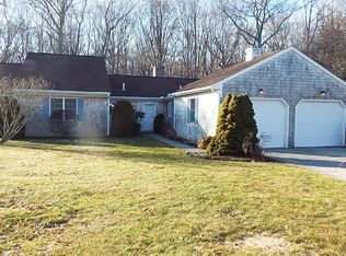 28 Cornell Dr, Portsmouth, RI 02871