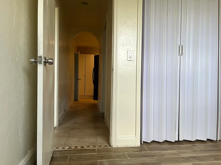 257 Whittier Ave — Photo 32